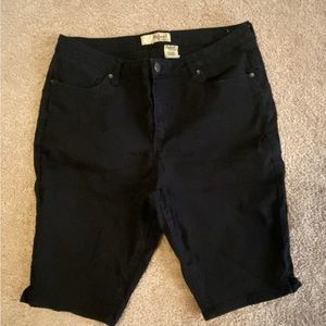 Black stretchy jean shorts